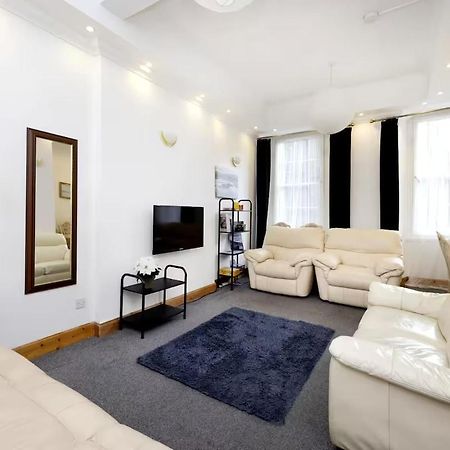 Joivy 3 Bed Flat In Old Town, Close To Grassmarket Edinburg Exteriör bild