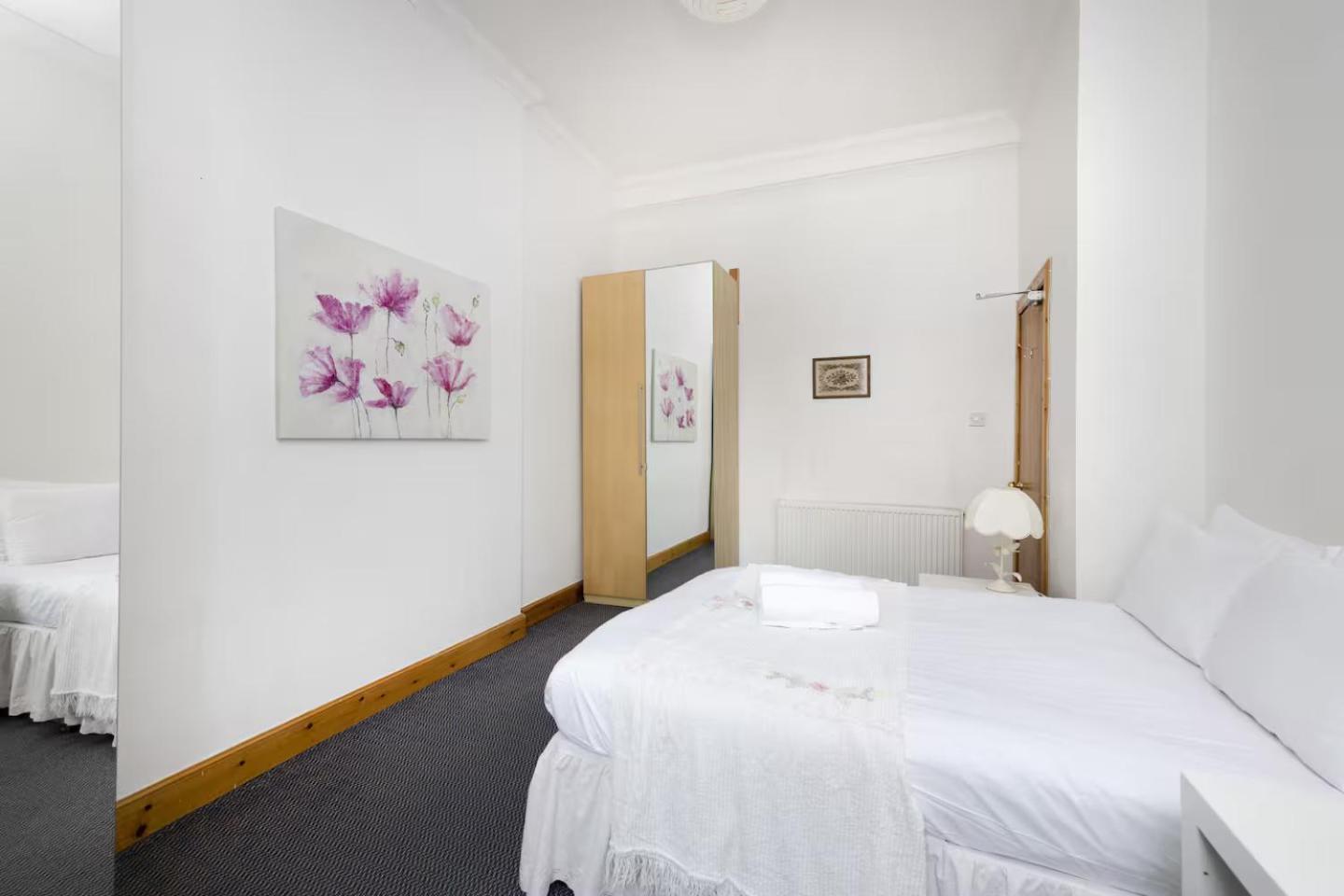 Joivy 3 Bed Flat In Old Town, Close To Grassmarket Edinburg Exteriör bild