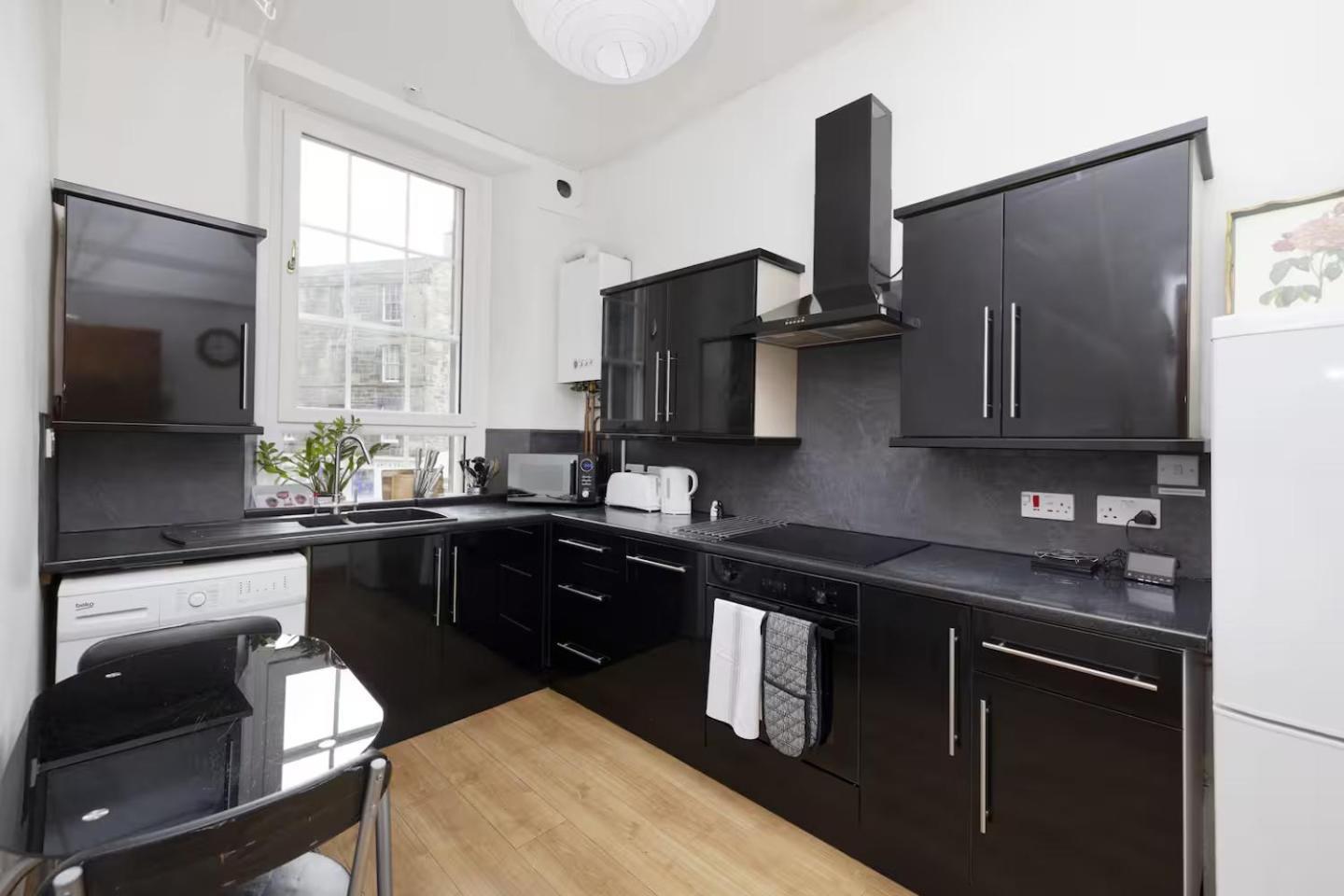 Joivy 3 Bed Flat In Old Town, Close To Grassmarket Edinburg Exteriör bild