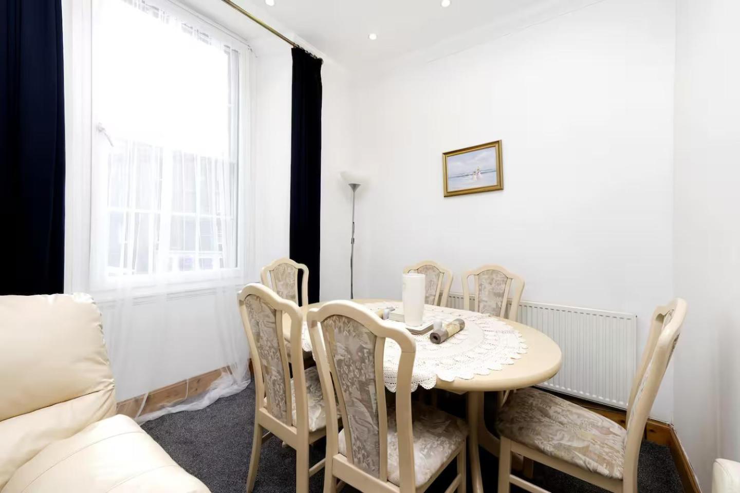 Joivy 3 Bed Flat In Old Town, Close To Grassmarket Edinburg Exteriör bild